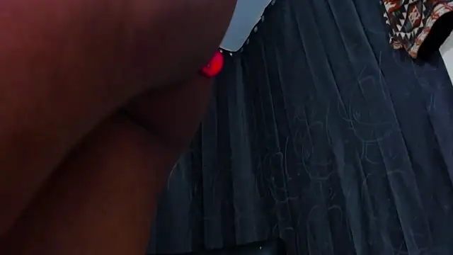 RobertaxGutierrez: διαδικτυακό σόου στην κάμερα