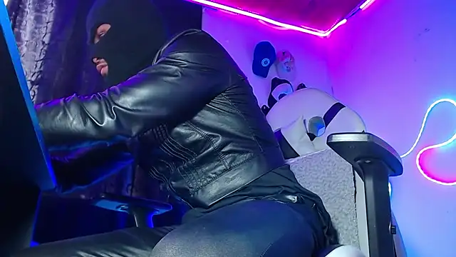 sebastian_horny Adlı Modelin Canlı XXX Sohbeti