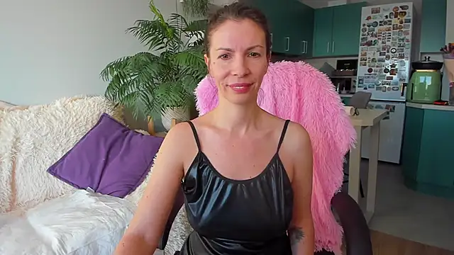 ChristinaGlory: онлайн-секс-чат