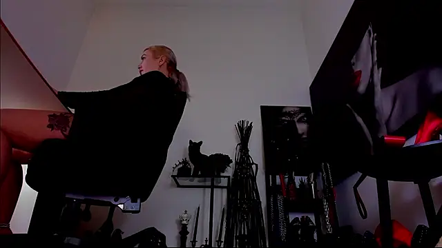 MistressDemi Live XXX Chat