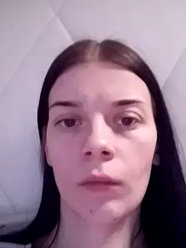 Show modela JhonSHelBy7LuNa na web-kameri