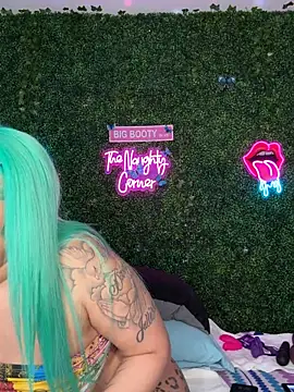 RenaThickAss Show in webcam