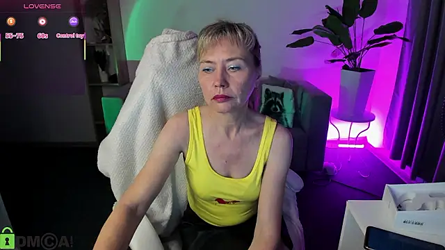 Carla_Vogue Chat XXX in diretta