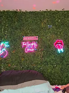 RenaThickAss élő XXX-chatje