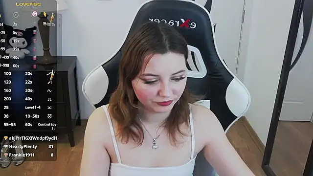 pretty_little_thing Chat XXX live