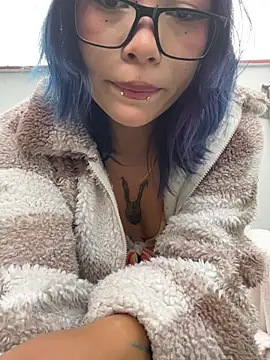 XXX chat uživo modela Namii_cute