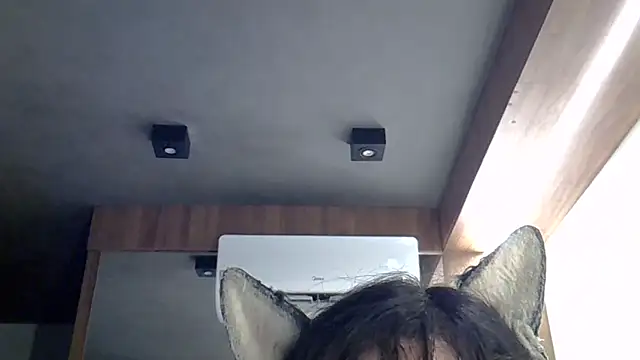 SkinnyKittenのライブXXXチャット