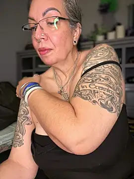 dieseldame1313 Adlı Modelin Canlı XXX Sohbeti