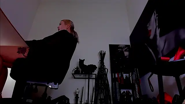 MistressDemi Chat XXX live