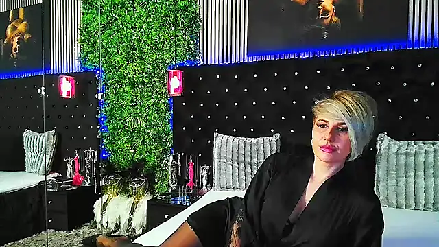 Chat +18 de InannaStar ao vivo