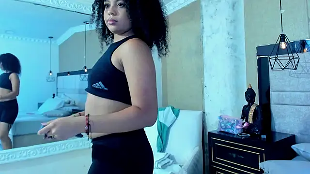 دردشة KaterinMoss الجنسية المباشرة