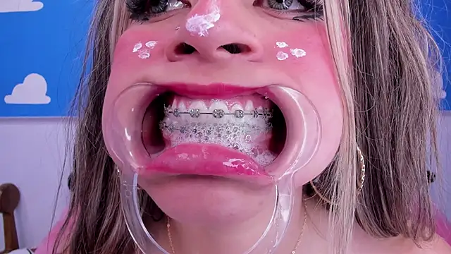 Онлайн чат XXX miss__evolet