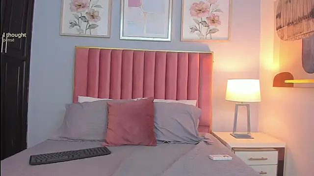 Онлайн чат XXX MarianaScott_