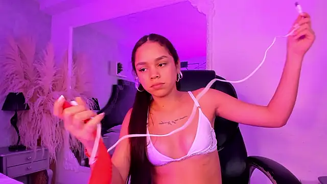 CarolineFyre Chat XXX in diretta