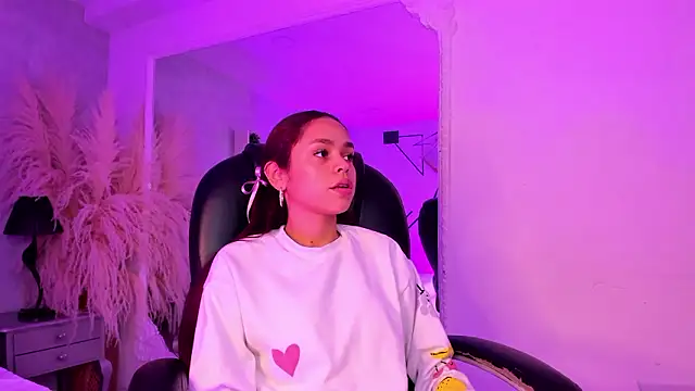 CarolineFyreのライブXXXチャット