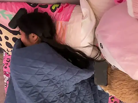 OnlypawzzのライブXXXチャット