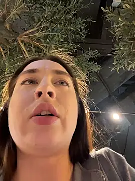 แชท XXX สดของ Holly_Play