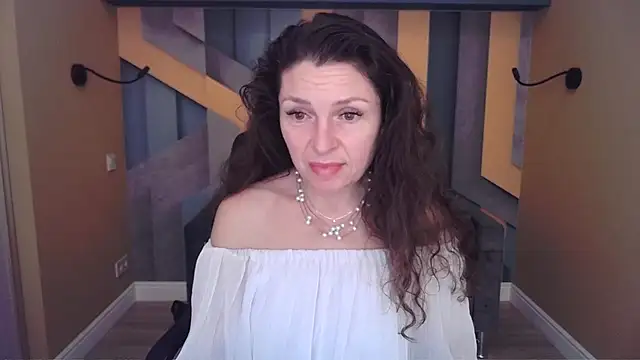 دردشة EllaLong الجنسية المباشرة