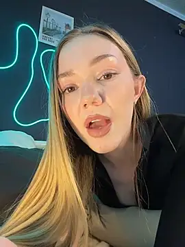 MilaMoone Live XXX Chat