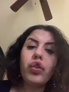 دردشة holyeroticss الجنسية المباشرة