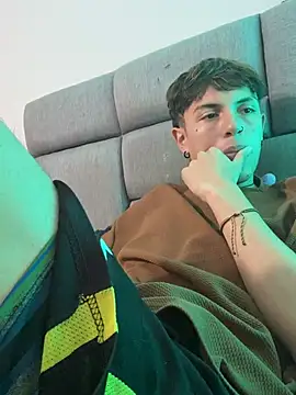 Chatroom XXX en direct de NaytonFreeman