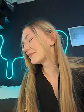 دردشة MilaMoone الجنسية المباشرة