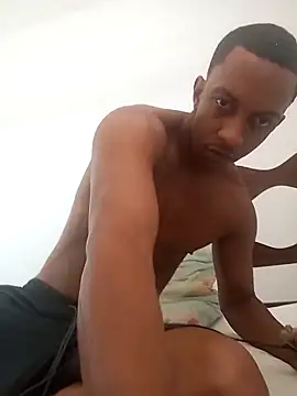 Pretinhoo25 élő XXX-chatje