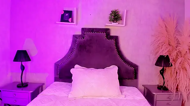 CarolineFyre – Naživo XXX chat