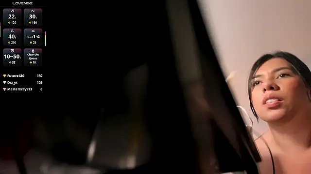 MilaVelvet_ élő XXX-chatje