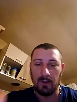 Dani3l2310 – Naživo XXX chat