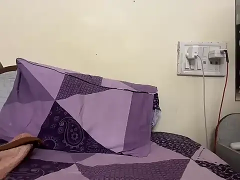 rahul_4u Adlı Modelin Canlı XXX Sohbeti