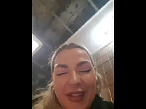 Dirtyfeelin Adlı Modelin Web Kamerası Şovu