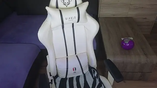 XXX chat uživo modela MolligSpielle