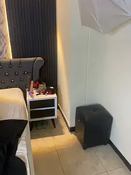 Lolagolden1のライブXXXチャット