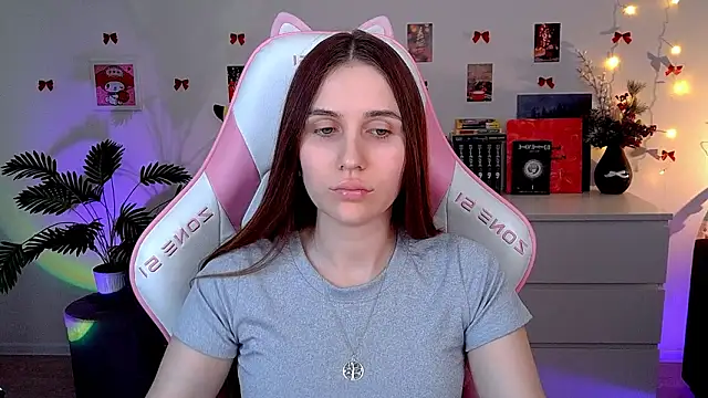 Онлайн чат XXX AliceCharmy