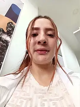 Mery_Moon123 élő XXX-chatje