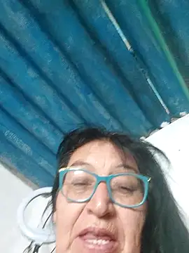 clarita_01: διαδικτυακό σόου στην κάμερα