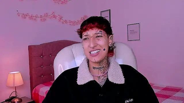 Luci_Rose Adlı Modelin Canlı XXX Sohbeti