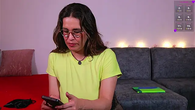 Chat +18 de kathieandpovcock1 ao vivo