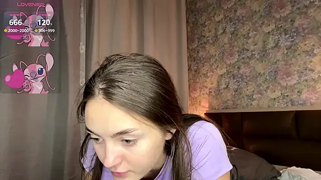 Chatroom XXX en direct de LoraDavi