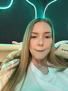 MilaMoone Live XXX-Chat