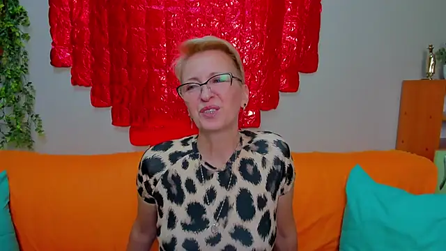 iamyourdream89 Adlı Modelin Canlı XXX Sohbeti