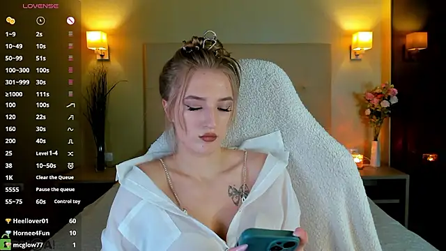 Stacy_River Adlı Modelin Canlı XXX Sohbeti