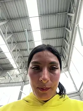 Pokazy przed kamerką – Cami_Leon2