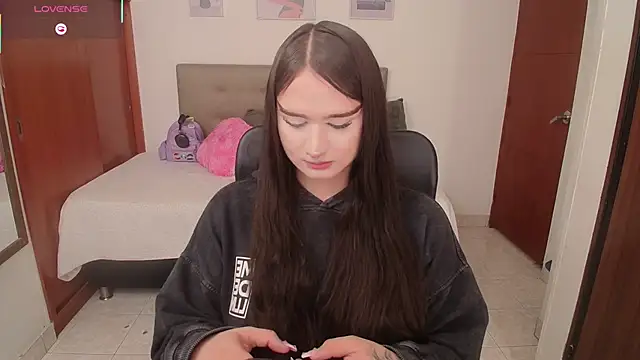 Miley_Baker Adlı Modelin Canlı XXX Sohbeti