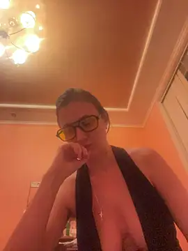 Chatroom XXX en direct de Flossy_Vettie