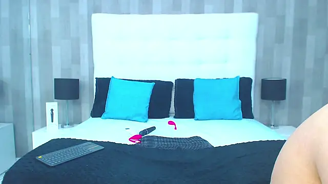 Czat XXX na żywo – LeahMillerr