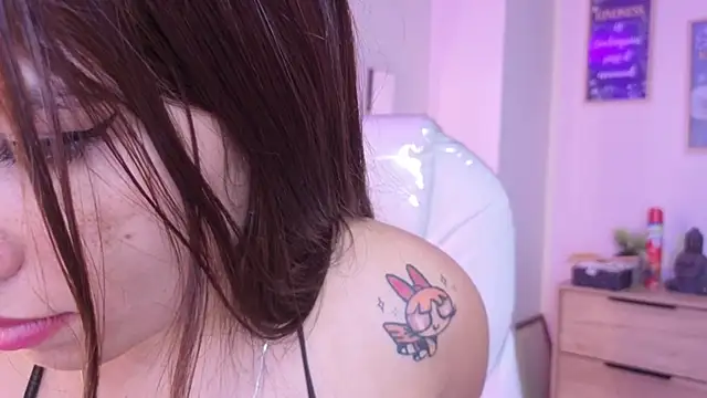 แชท XXX สดของ bluee_hazell