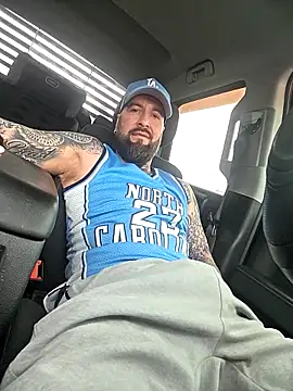 Chat XXX en directo de Beardedtattood