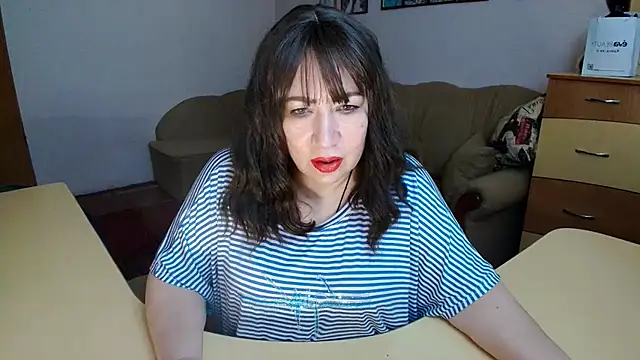 Show modela Lucretia_Goldi_ na web-kameri